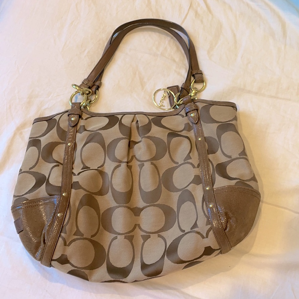 Genuine Coach Shoulder Bag - Picture 4 of 8
